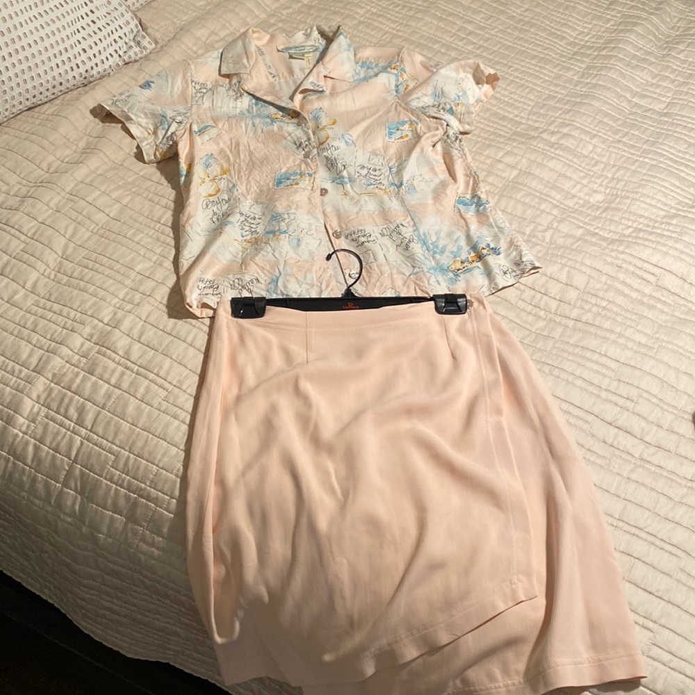 Brand is Pineapple Moon, good condition, shirt and skirt, smoke free pet free